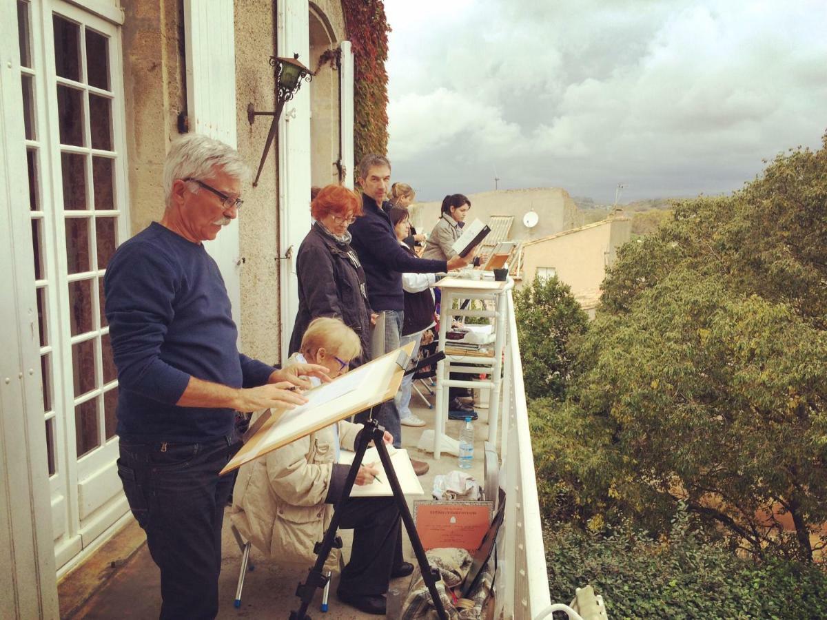 Chez Les Artistes Hotel Servian Exterior foto